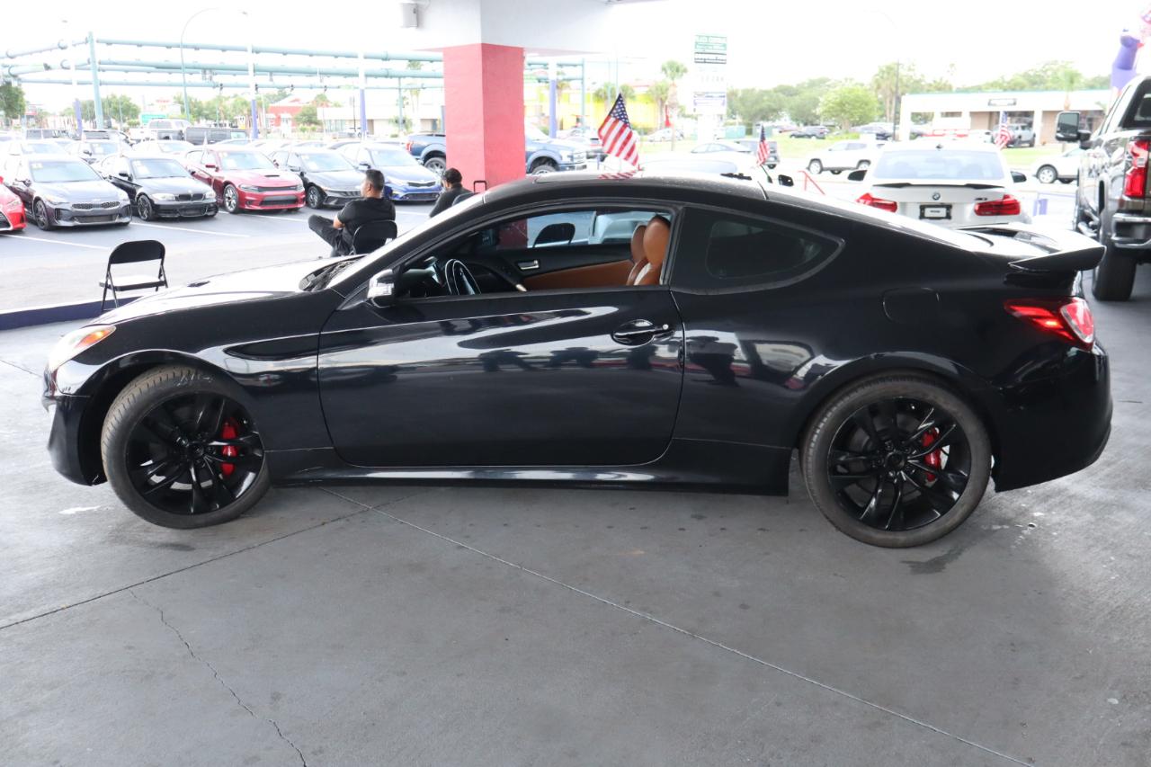 Hyundai Genesis Coupe 2dr 3.8L Man Ultimate w/Tan Seats 2015