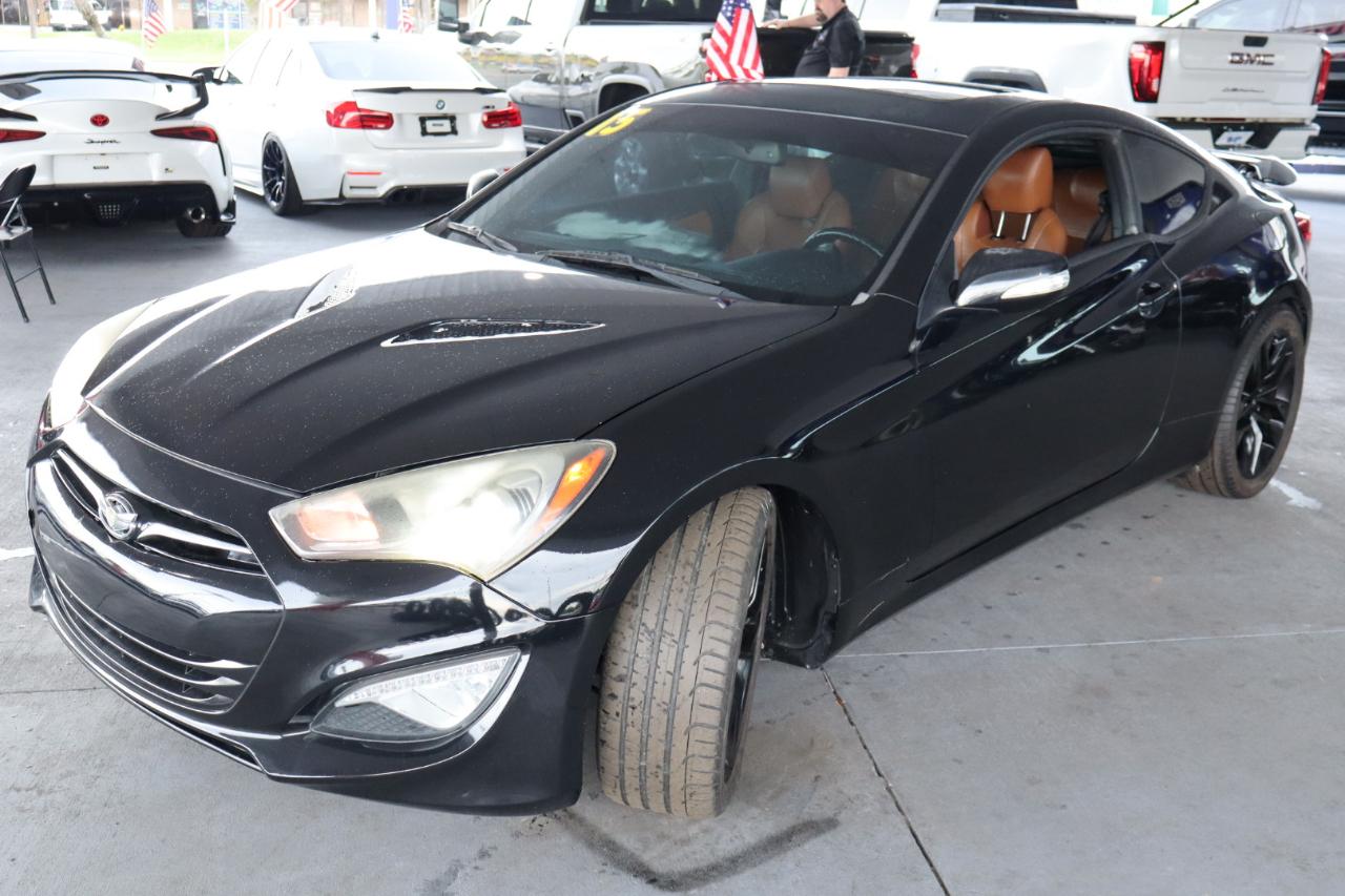 Hyundai Genesis Coupe 2dr 3.8L Man Ultimate w/Tan Seats 2015