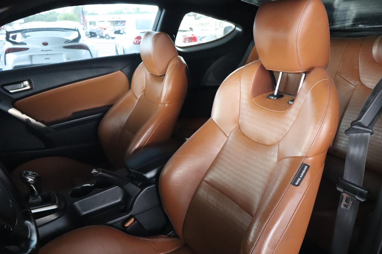Hyundai Genesis Coupe 2dr 3.8L Man Ultimate w/Tan Seats 2015