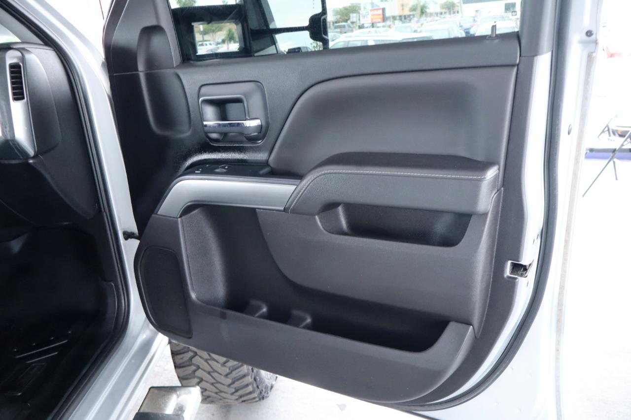 Chevrolet Silverado 1500 4WD Double Cab 143.5" LT w/1LT 2018