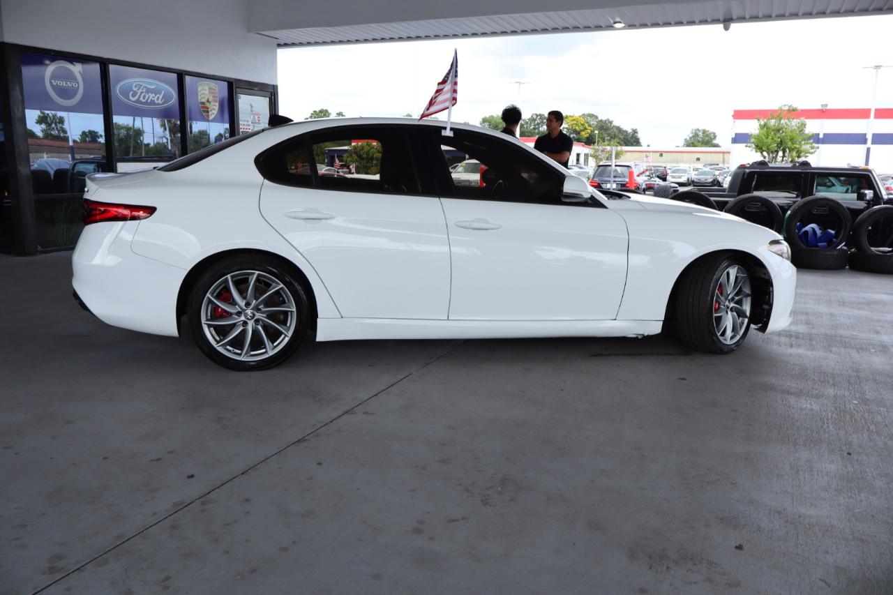 Alfa Romeo Giulia RWD 2022