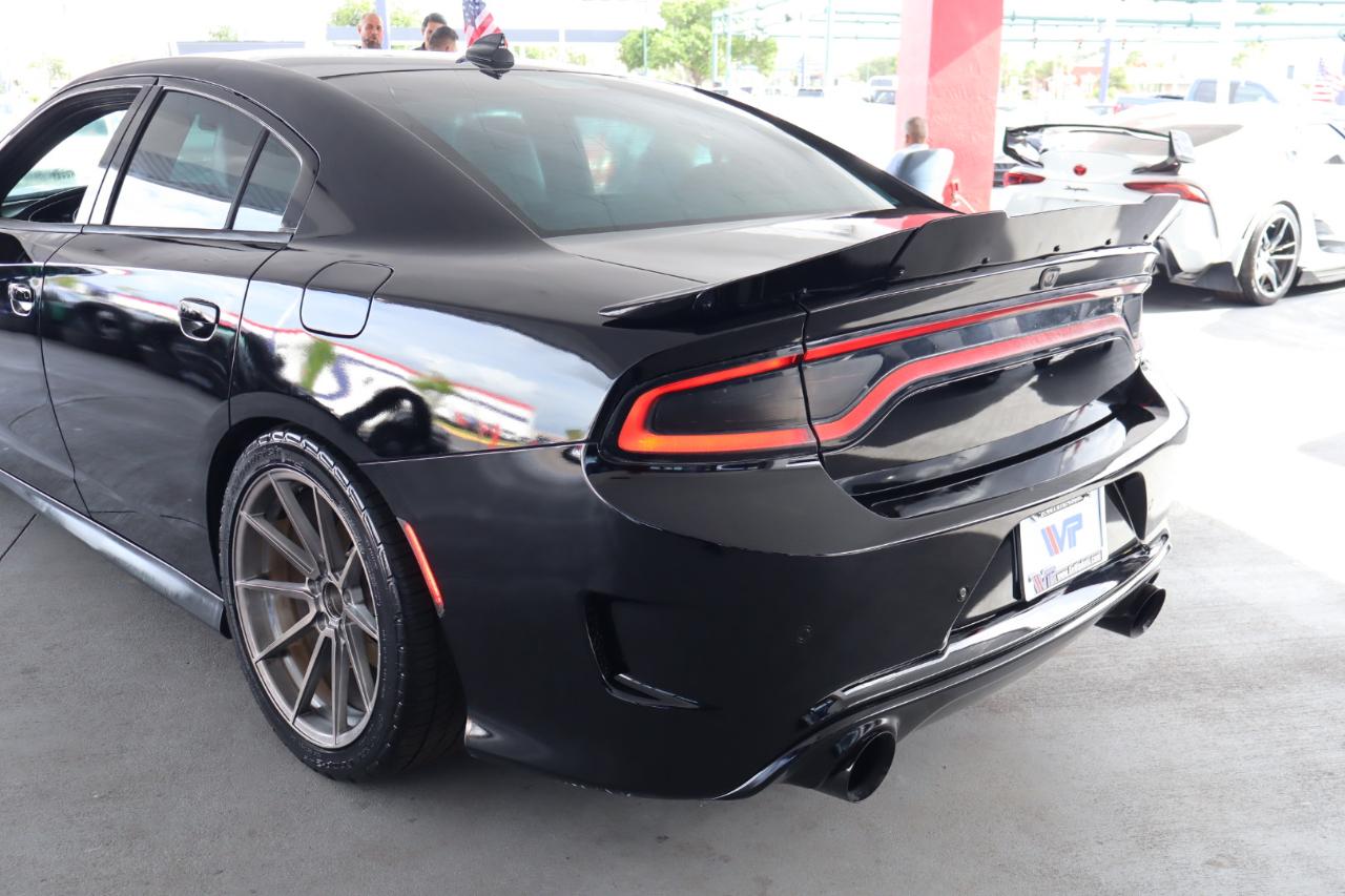 Dodge Charger 4dr Sdn SRT 392 RWD 2016