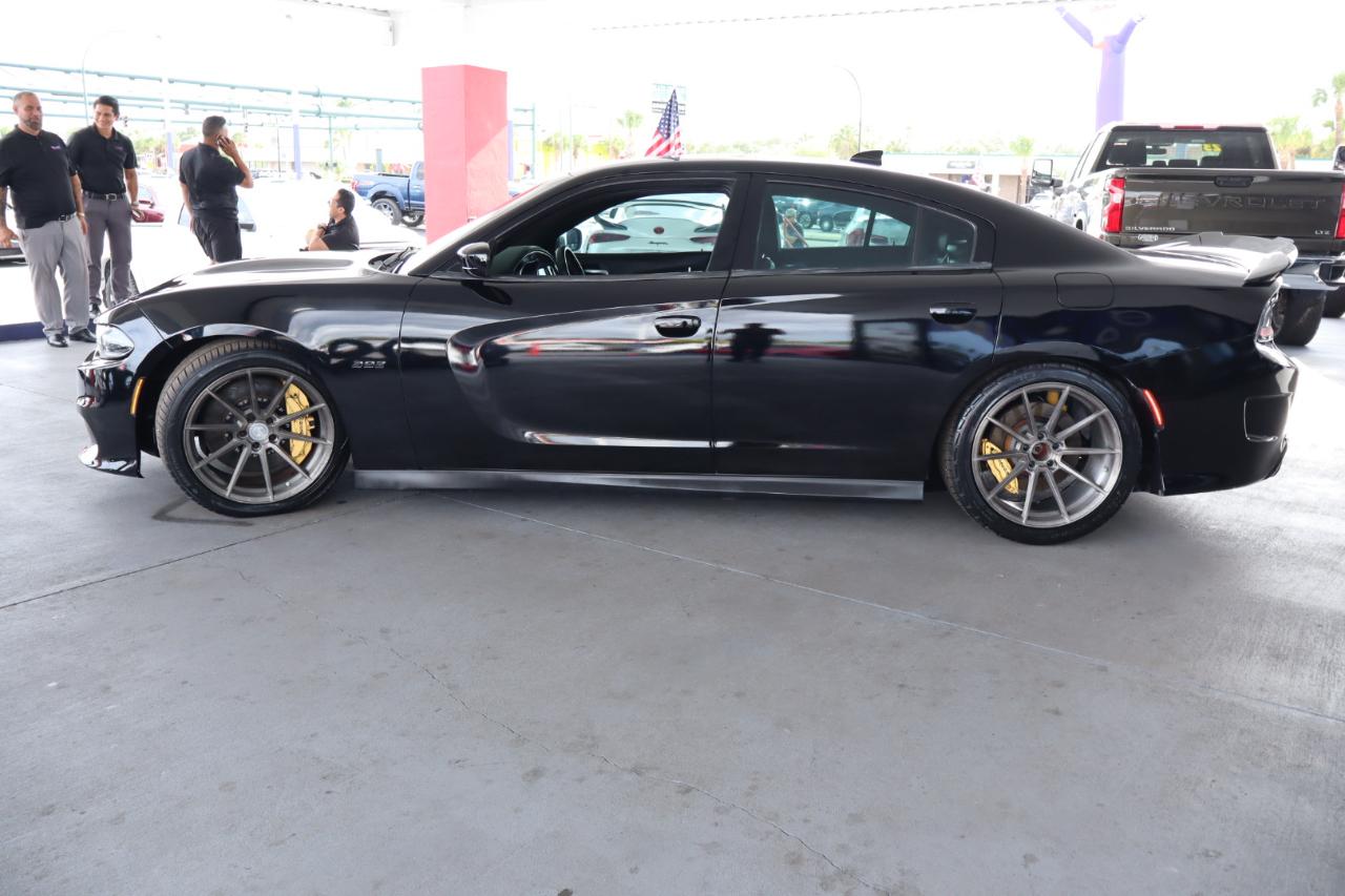Dodge Charger 4dr Sdn SRT 392 RWD 2016