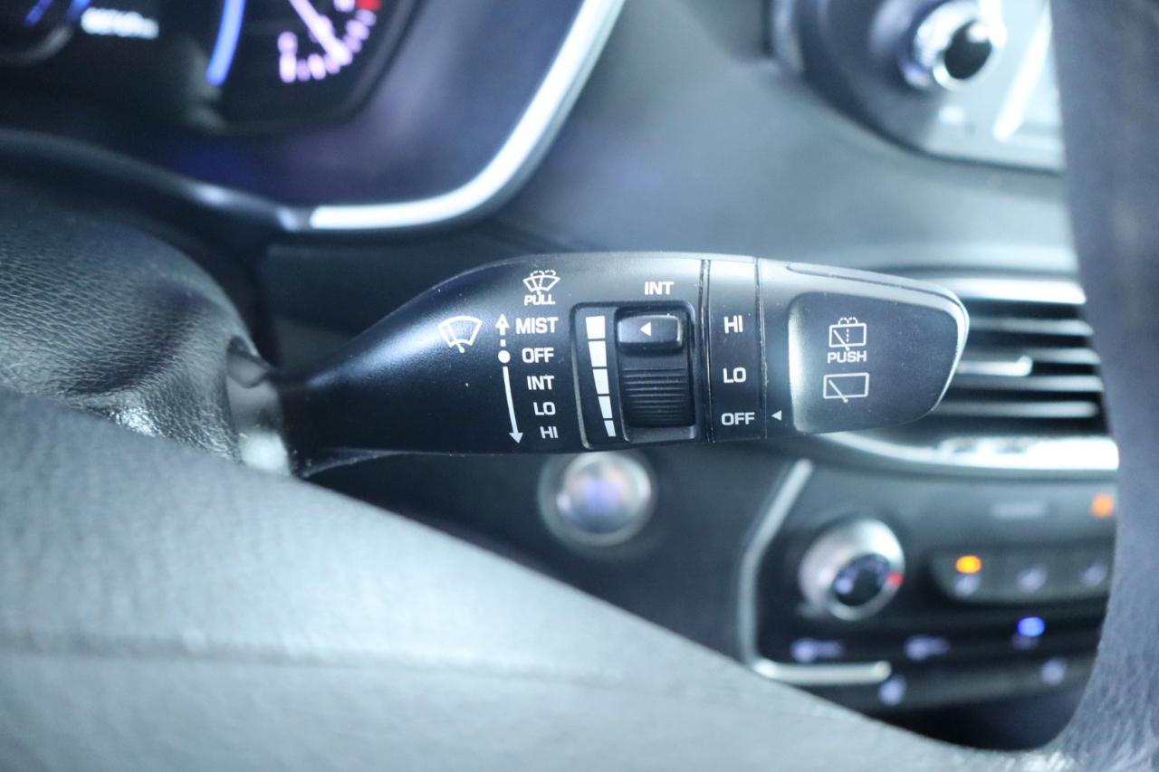 Hyundai Santa Fe SEL 2.4L Auto FWD 2020
