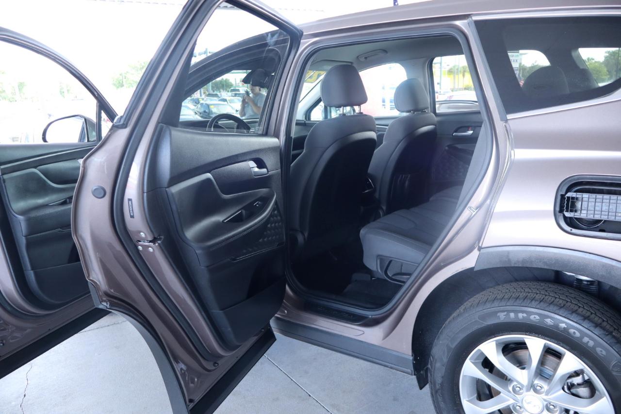 Hyundai Santa Fe SEL 2.4L Auto FWD 2020