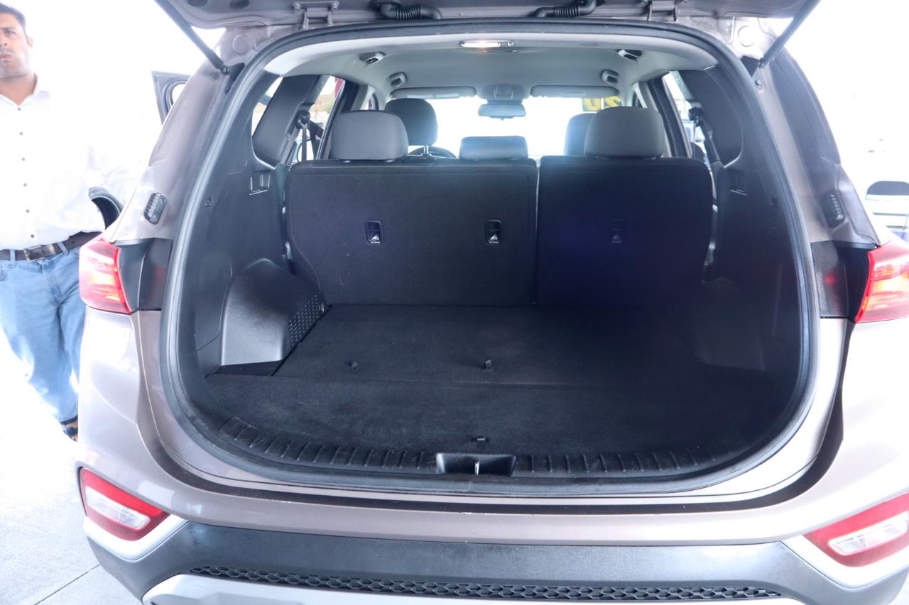 Hyundai Santa Fe SEL 2.4L Auto FWD 2020