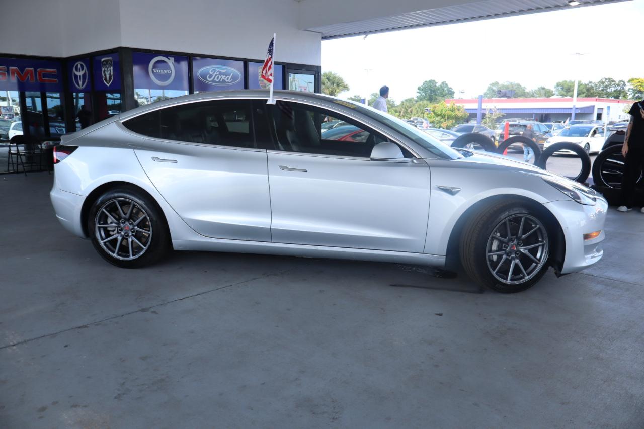 Tesla Model 3 Mid Range Battery RWD 2018