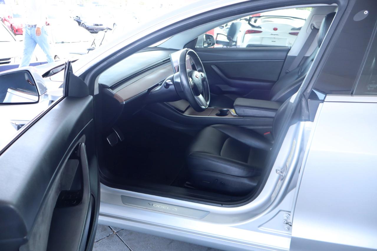 Tesla Model 3 Mid Range Battery RWD 2018