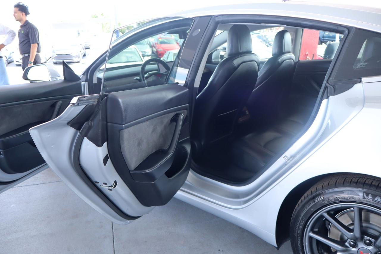 Tesla Model 3 Mid Range Battery RWD 2018