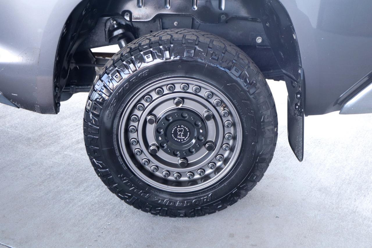 Toyota Tundra 2WD Truck CrewMax 5.7L V8 6-Spd AT SR5 (Natl) 2015