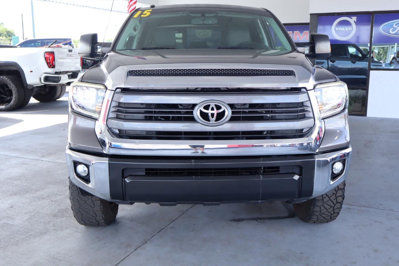 Toyota Tundra 2WD Truck CrewMax 5.7L V8 6-Spd AT SR5 (Natl) 2015