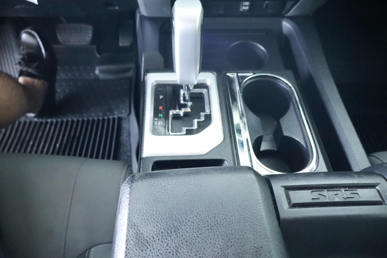 Toyota Tundra 2WD Truck CrewMax 5.7L V8 6-Spd AT SR5 (Natl) 2015