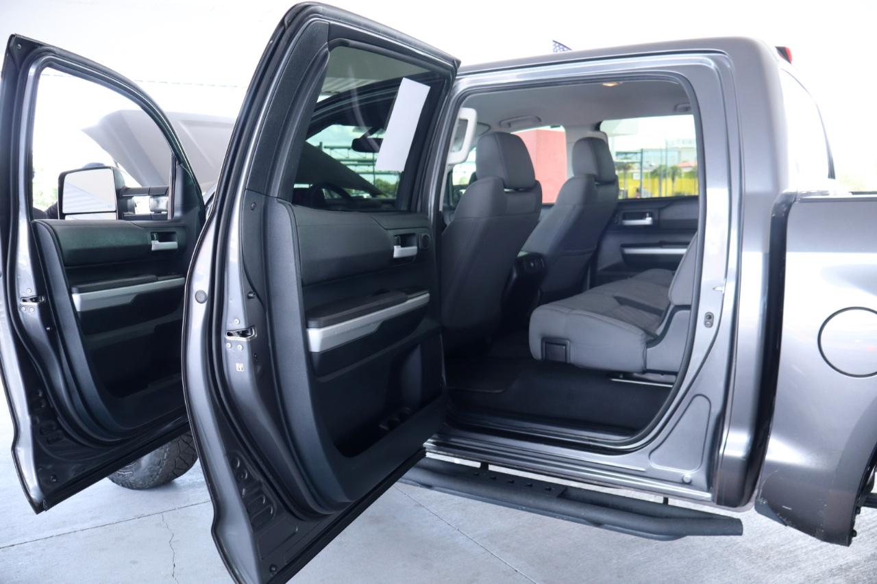Toyota Tundra 2WD Truck CrewMax 5.7L V8 6-Spd AT SR5 (Natl) 2015