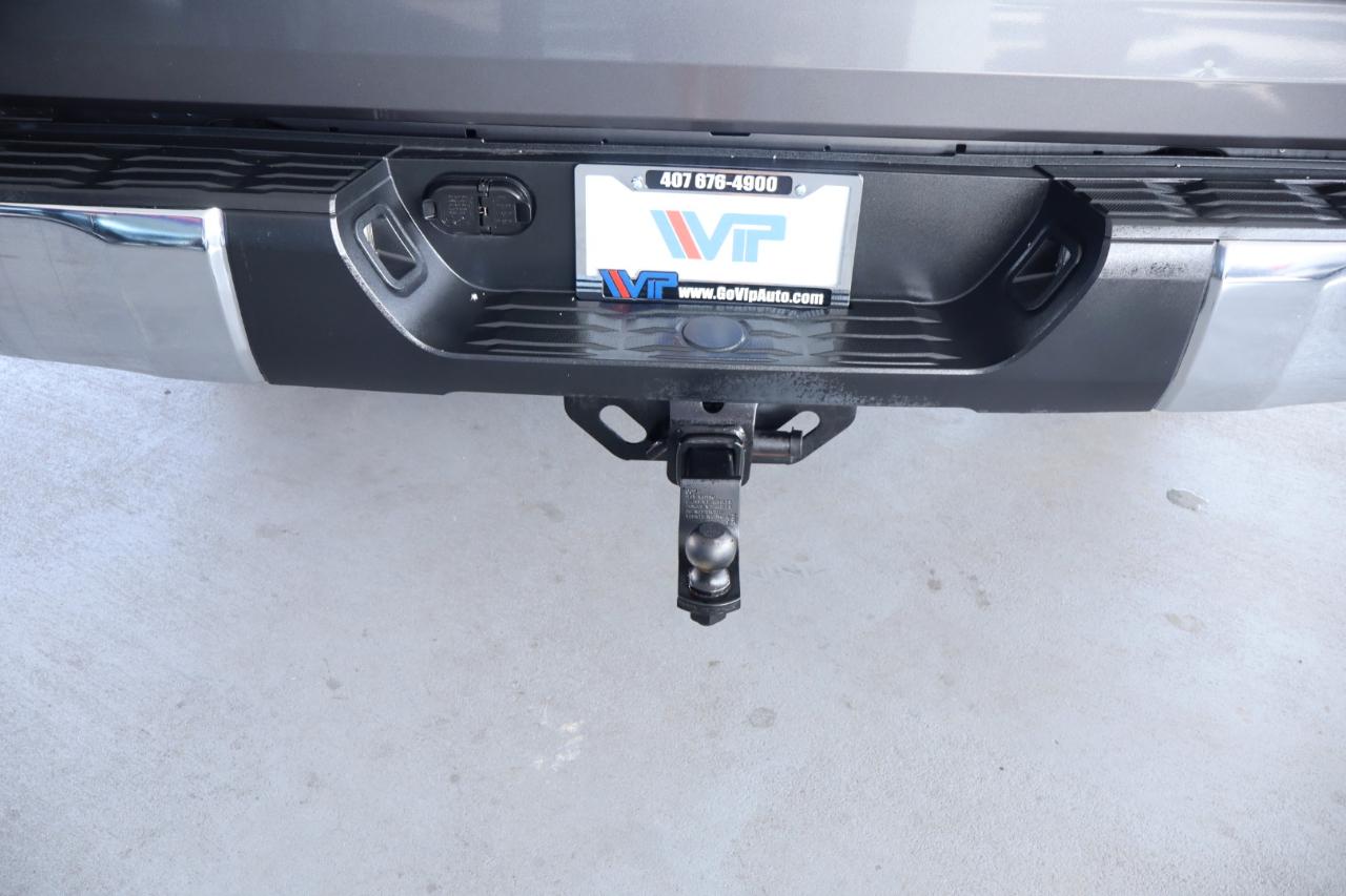 Toyota Tundra 2WD Truck CrewMax 5.7L V8 6-Spd AT SR5 (Natl) 2015