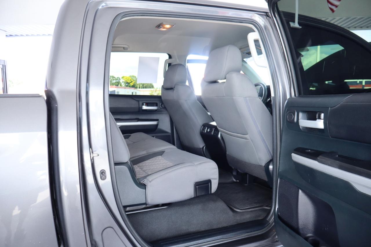 Toyota Tundra 2WD Truck CrewMax 5.7L V8 6-Spd AT SR5 (Natl) 2015