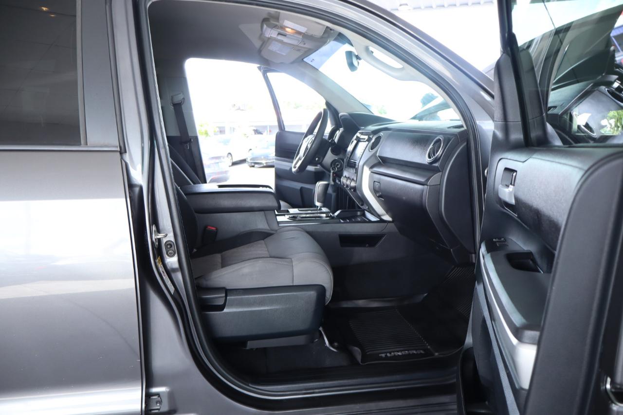 Toyota Tundra 2WD Truck CrewMax 5.7L V8 6-Spd AT SR5 (Natl) 2015