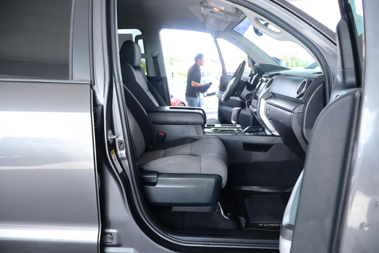 Toyota Tundra 2WD Truck CrewMax 5.7L V8 6-Spd AT SR5 (Natl) 2015