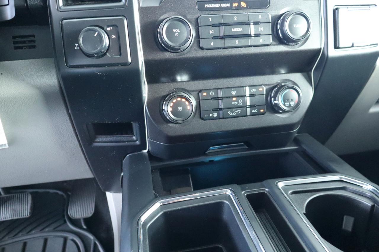 Ford F-150 2WD Reg Cab 122.5" XL 2020