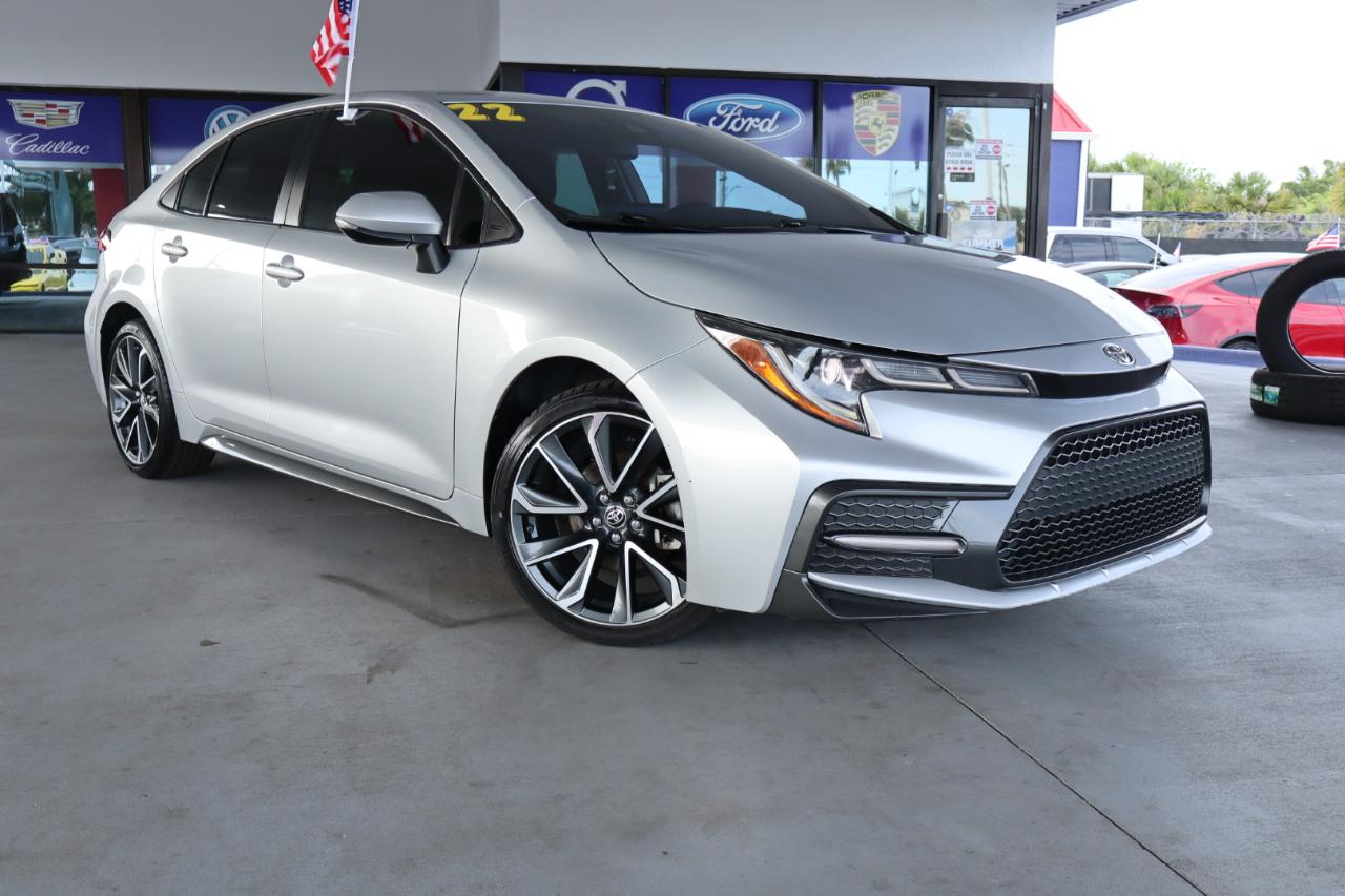 Toyota Corolla SE Nightshade CVT (Natl) 2022