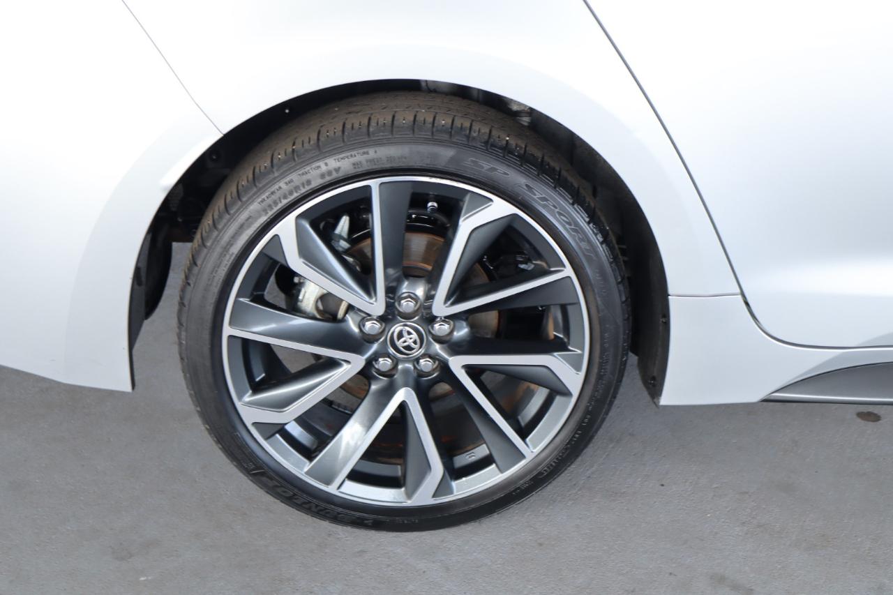 Toyota Corolla SE Nightshade CVT (Natl) 2022
