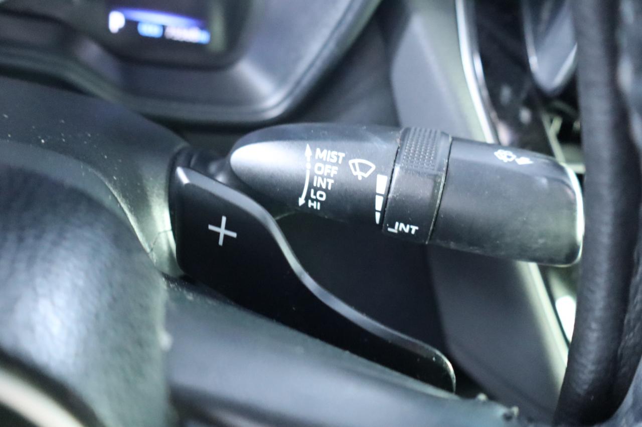 Toyota Corolla SE Nightshade CVT (Natl) 2022