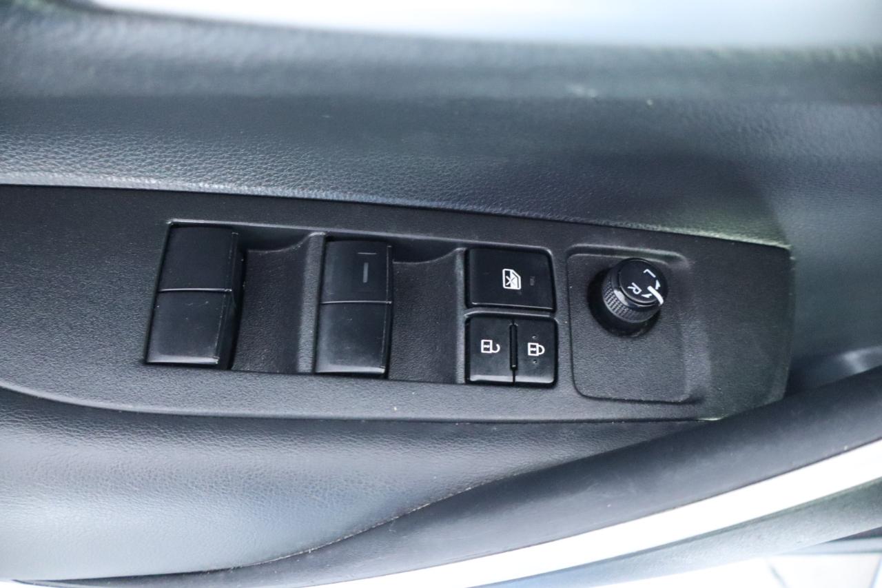 Toyota Corolla SE Nightshade CVT (Natl) 2022