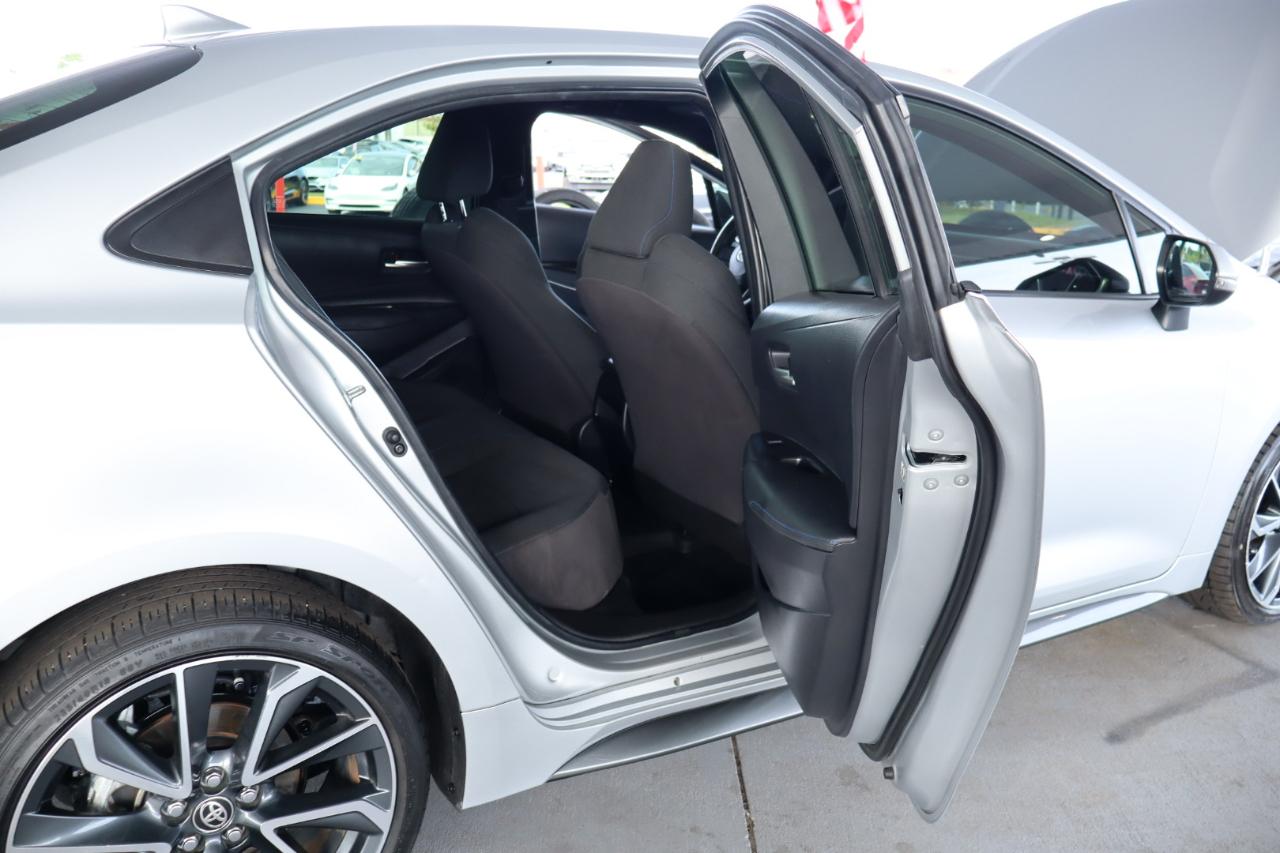 Toyota Corolla SE Nightshade CVT (Natl) 2022