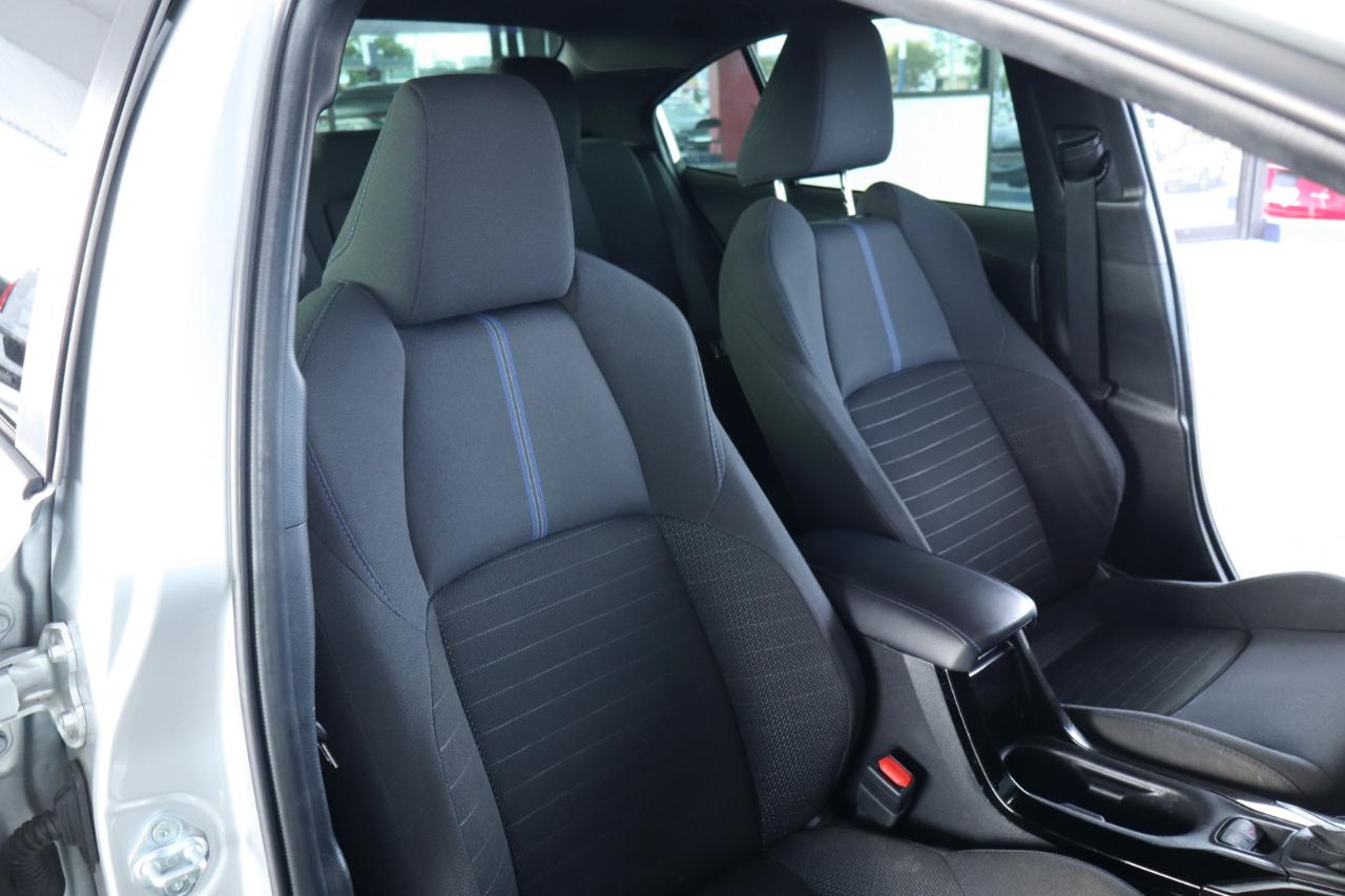 Toyota Corolla SE Nightshade CVT (Natl) 2022