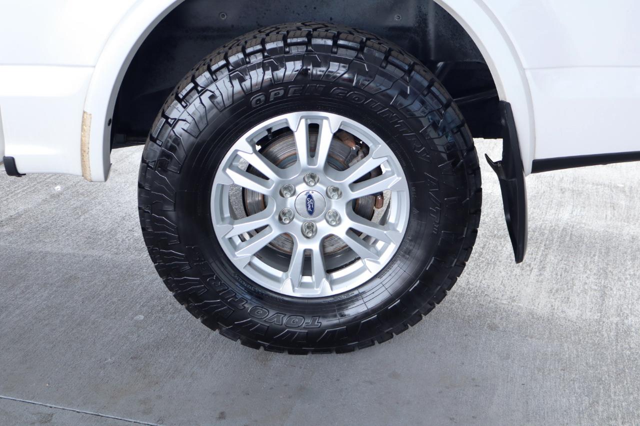 Ford F-150 4WD SuperCrew 145" Lariat 2016