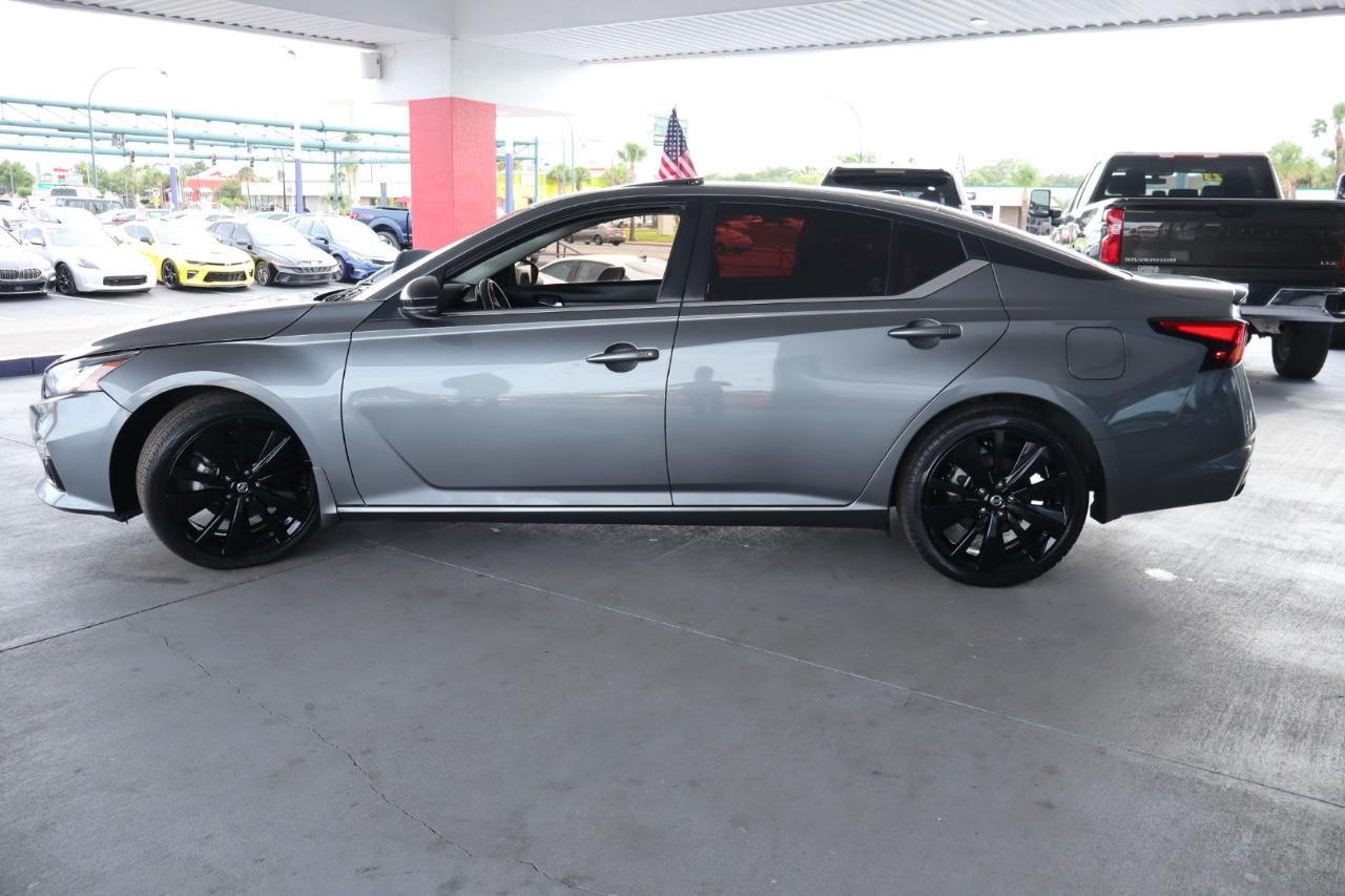 Nissan Altima 2.5 SR Sedan 2022