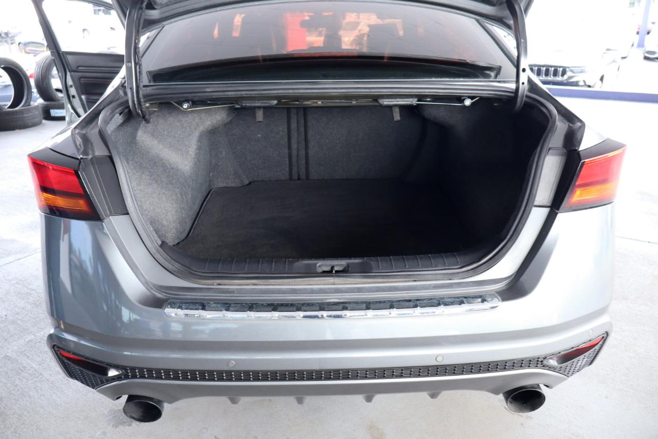 Nissan Altima 2.5 SR Sedan 2022