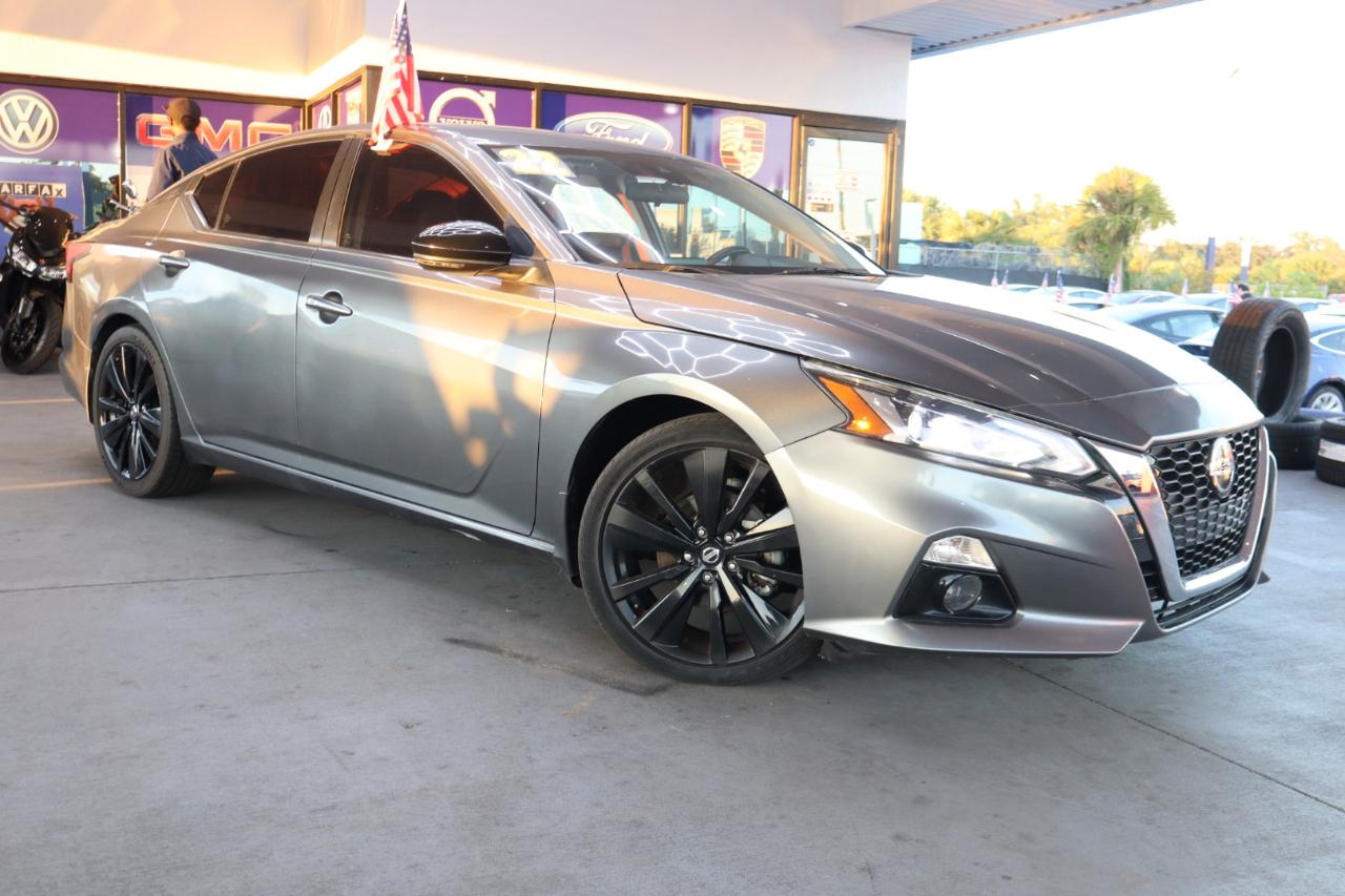 Nissan Altima 2.5 SR Sedan 2022