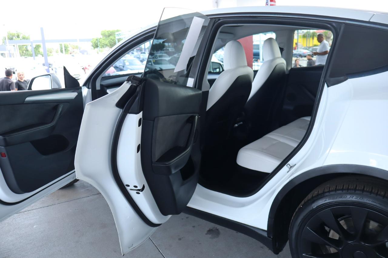 Tesla Model Y Long Range AWD 2023