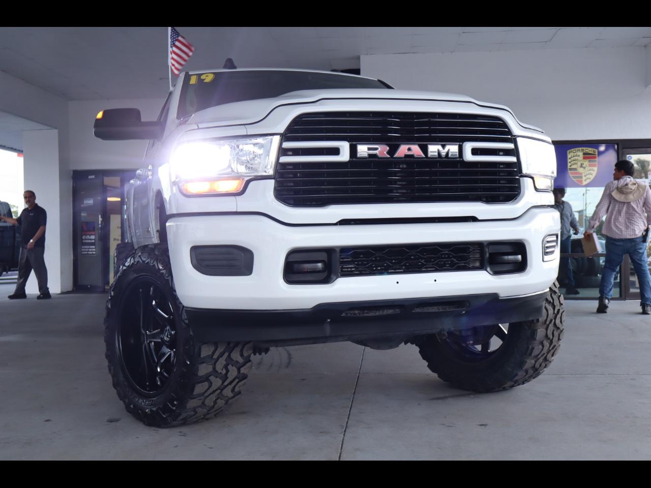 RAM 2500 Big Horn 4x4 Crew Cab 6'4" Box 2019