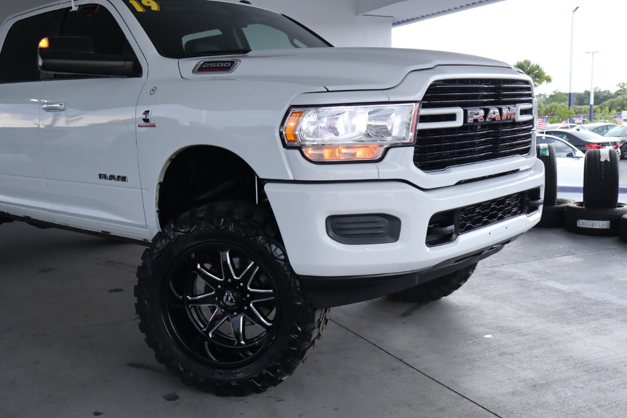 RAM 2500 Big Horn 4x4 Crew Cab 6'4" Box 2019