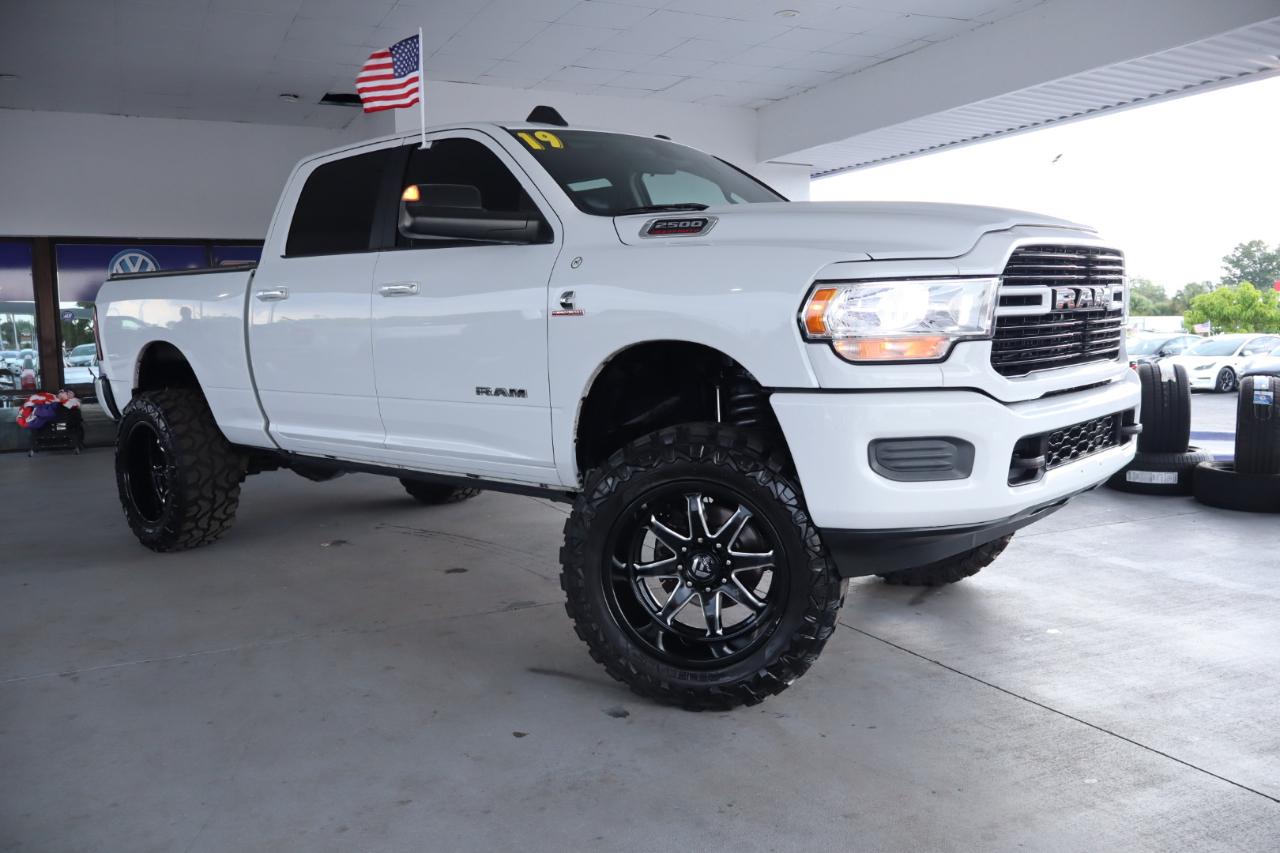 RAM 2500 Big Horn 4x4 Crew Cab 6'4" Box 2019