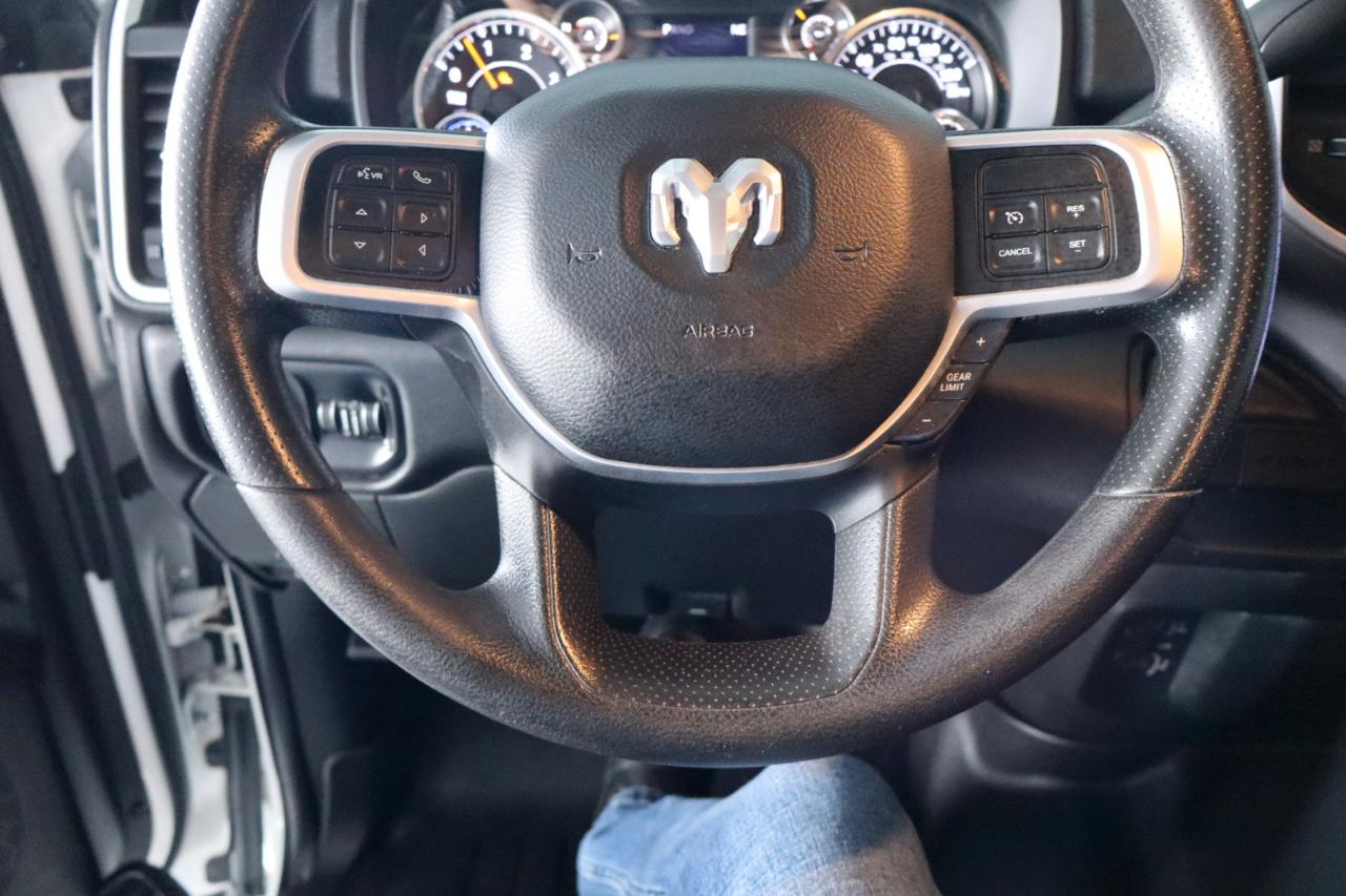 RAM 2500 Big Horn 4x4 Crew Cab 6'4" Box 2019