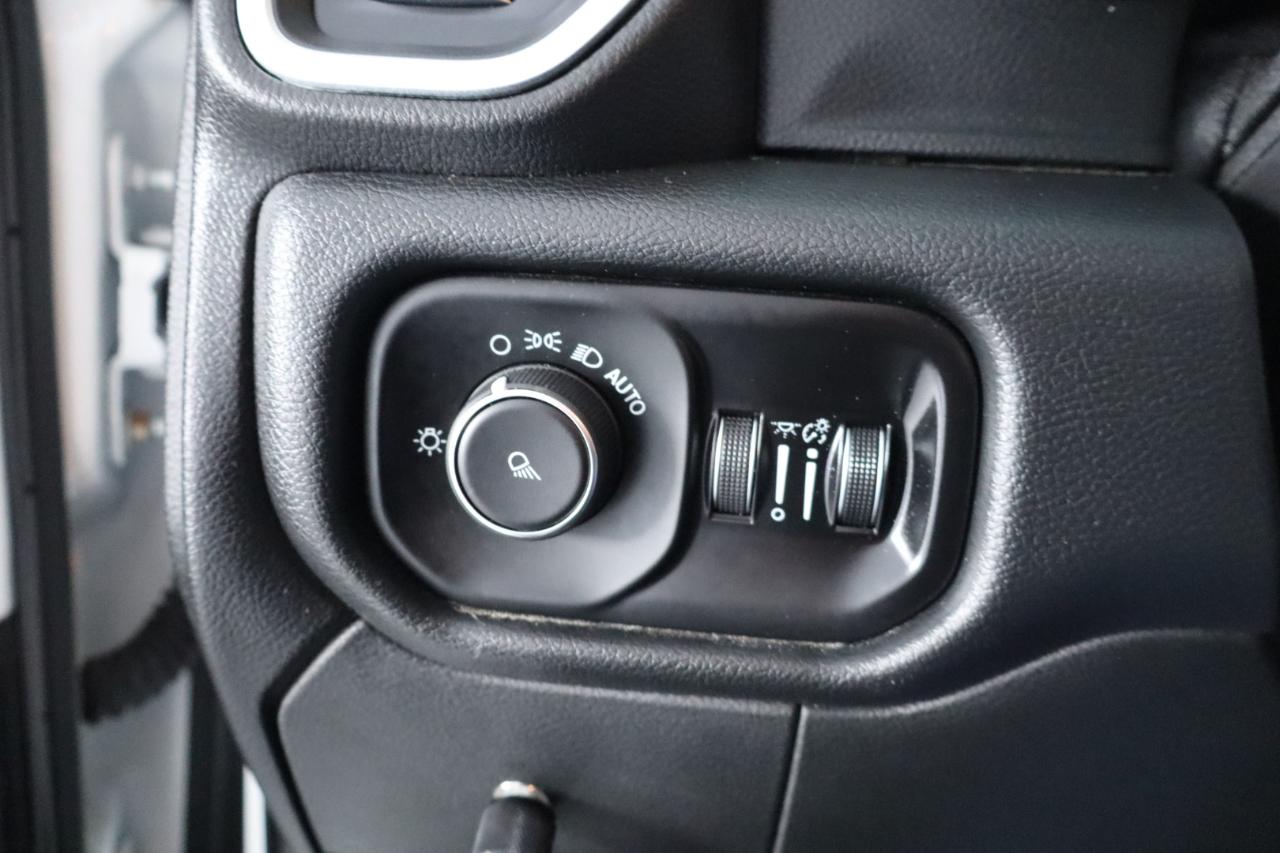 RAM 2500 Big Horn 4x4 Crew Cab 6'4" Box 2019