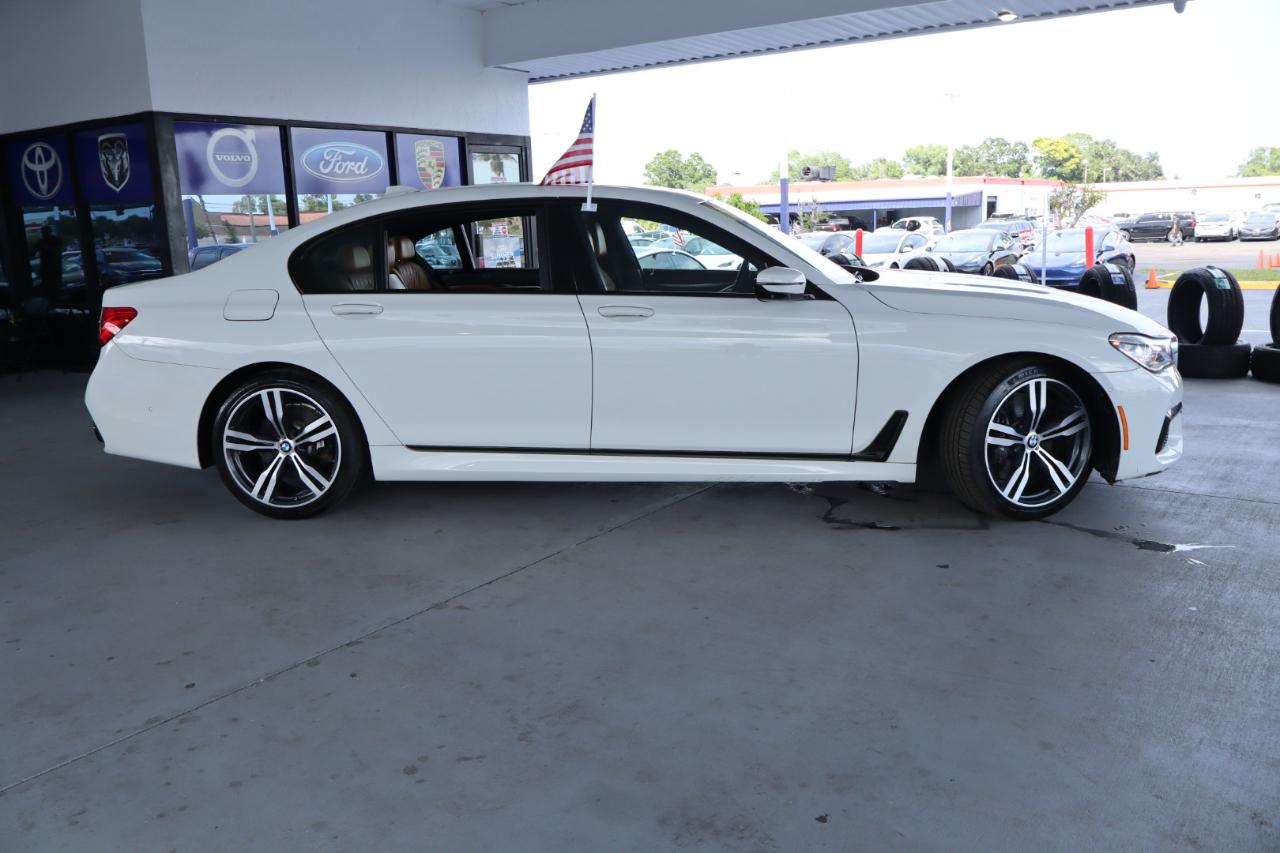 BMW 7 Series 4dr Sdn 750i RWD 2016