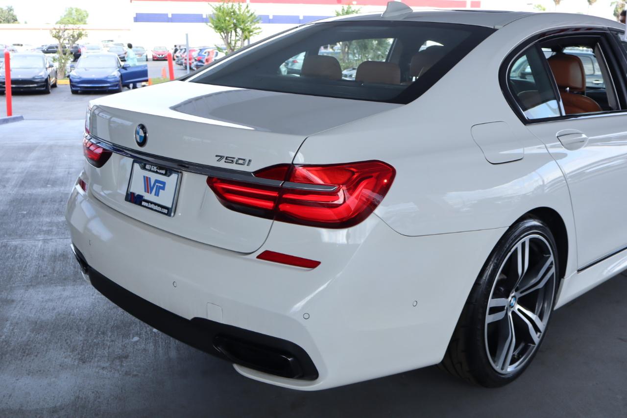 BMW 7 Series 4dr Sdn 750i RWD 2016