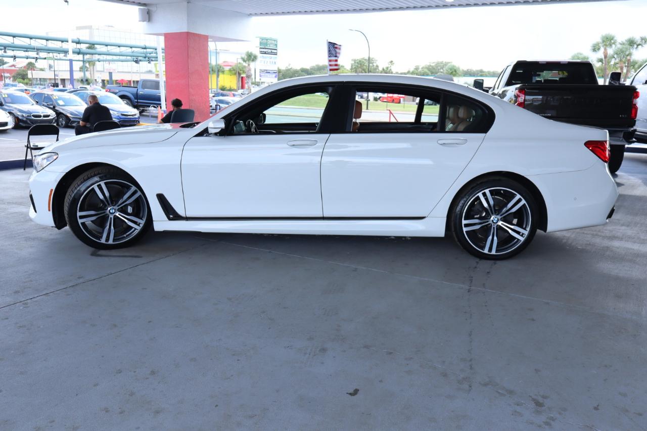 BMW 7 Series 4dr Sdn 750i RWD 2016