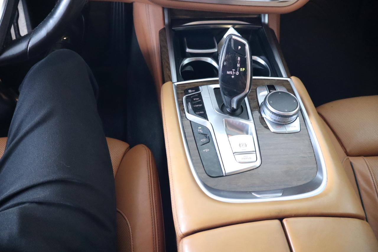 BMW 7 Series 4dr Sdn 750i RWD 2016
