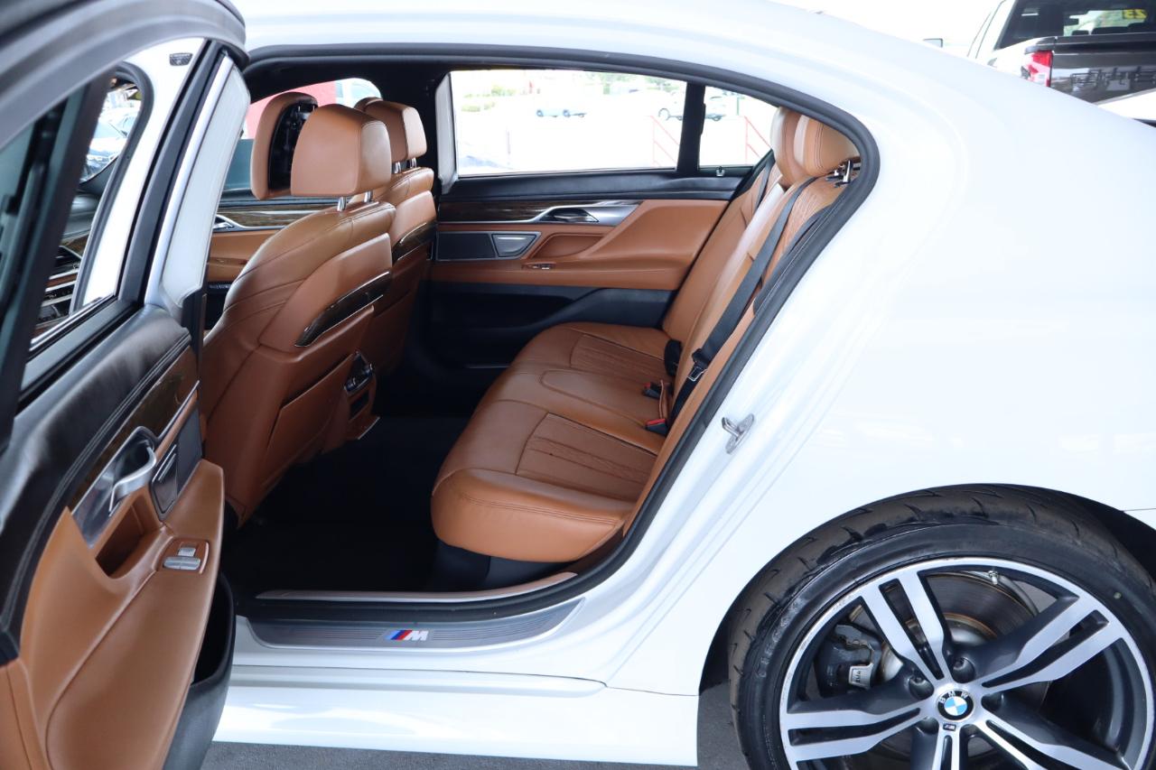 BMW 7 Series 4dr Sdn 750i RWD 2016
