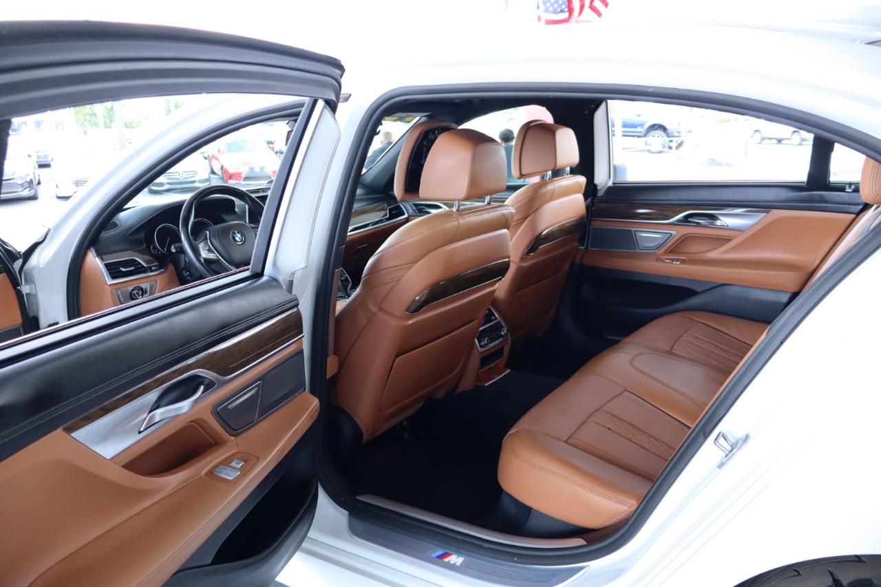 BMW 7 Series 4dr Sdn 750i RWD 2016