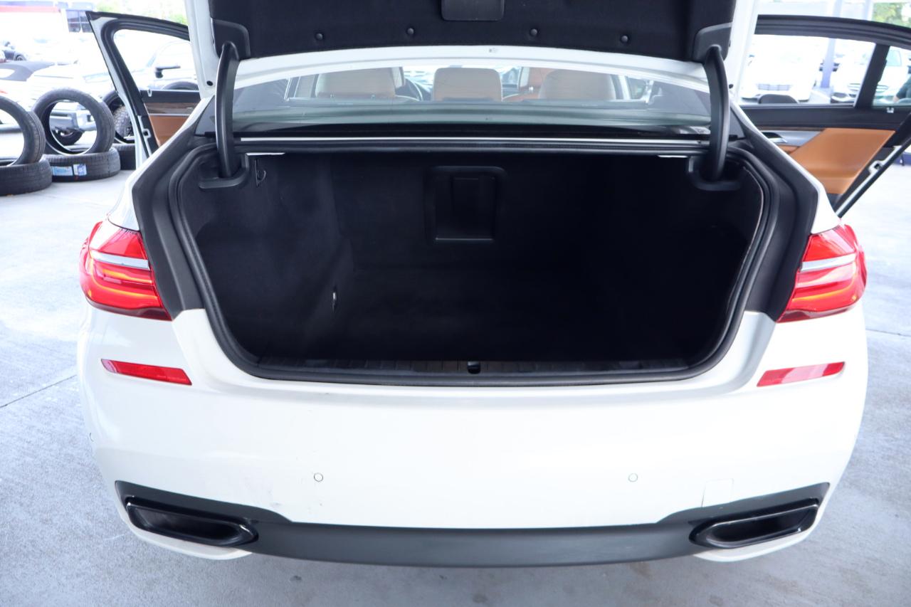 BMW 7 Series 4dr Sdn 750i RWD 2016