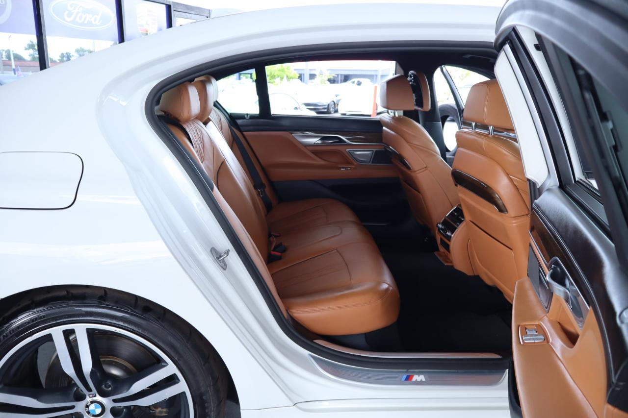 BMW 7 Series 4dr Sdn 750i RWD 2016