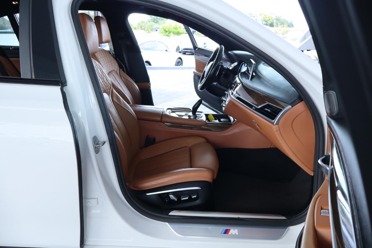 BMW 7 Series 4dr Sdn 750i RWD 2016