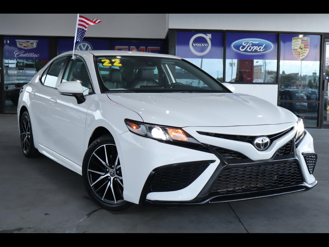 Toyota Camry SE Auto (Natl) 2022
