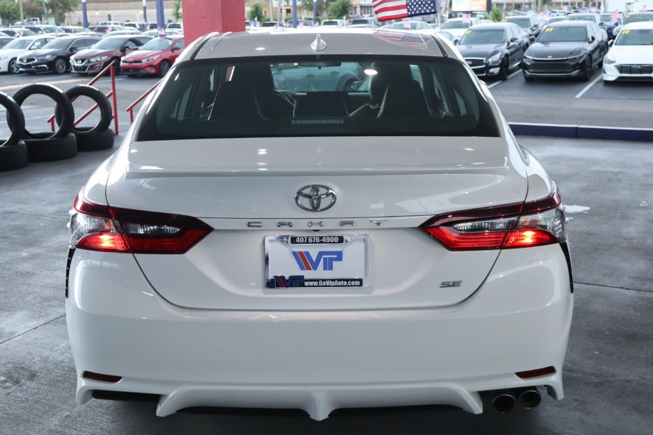 Toyota Camry SE Auto (Natl) 2022