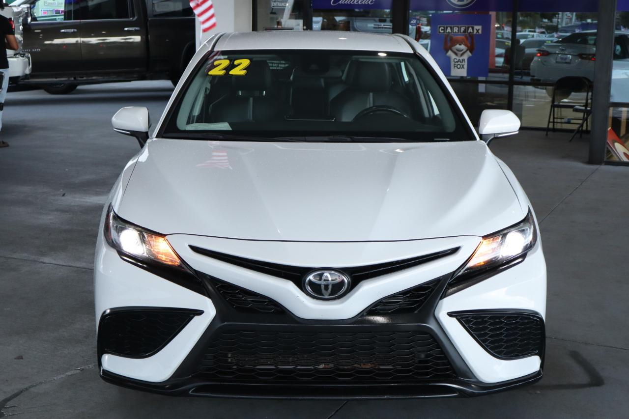 Toyota Camry SE Auto (Natl) 2022